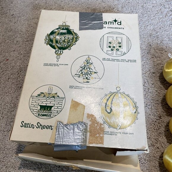 Vintage Pyramid Satin Sheen Christmas Ornaments Balls Gold Small Large Lot of 30 - Picture 10 of 11